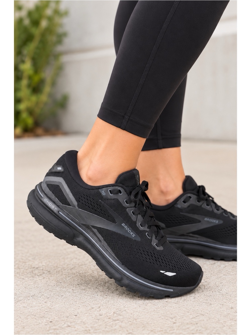 Brooks ghost 15 black running shoes 9 women’s